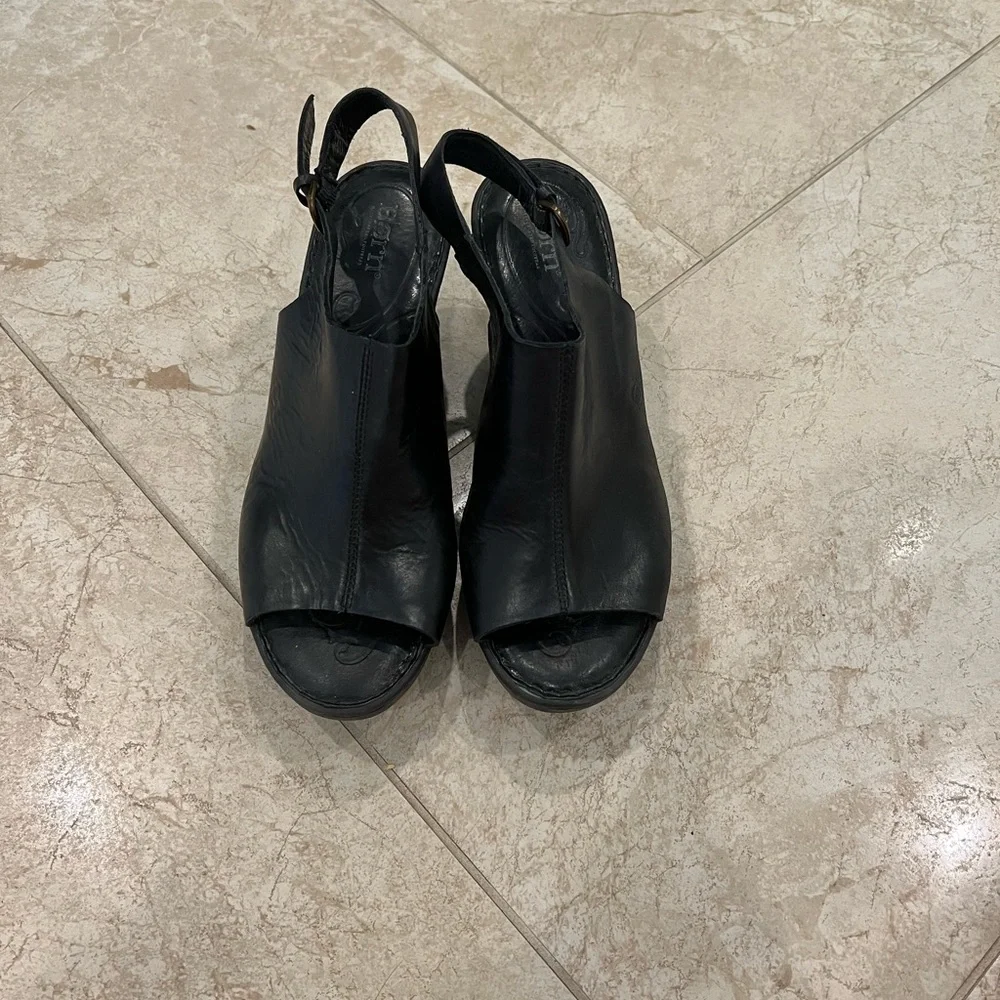 Born black wedges